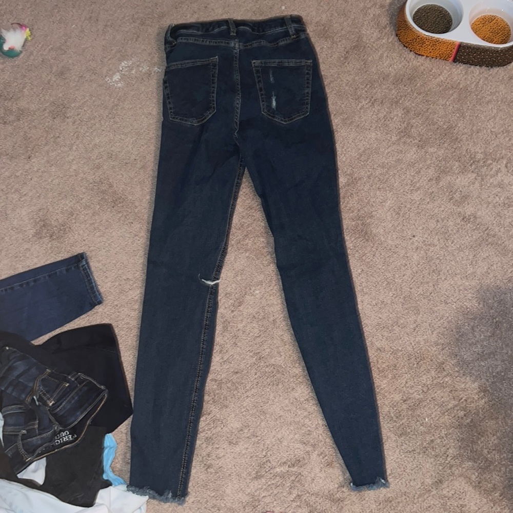 Distress knee ripped jeans, skinny jeans